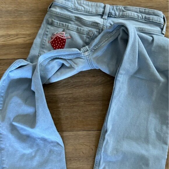 Hollister Sz 2R Strawberry Embroidered Low Rise Relaxed Straight Jeans - Picture 15 of 16